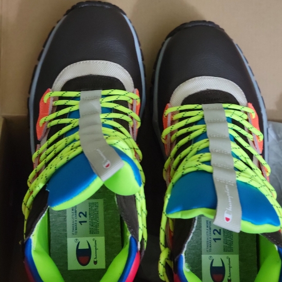 Champion. .Size 12 Mens. Multicolor - Picture 5 of 11